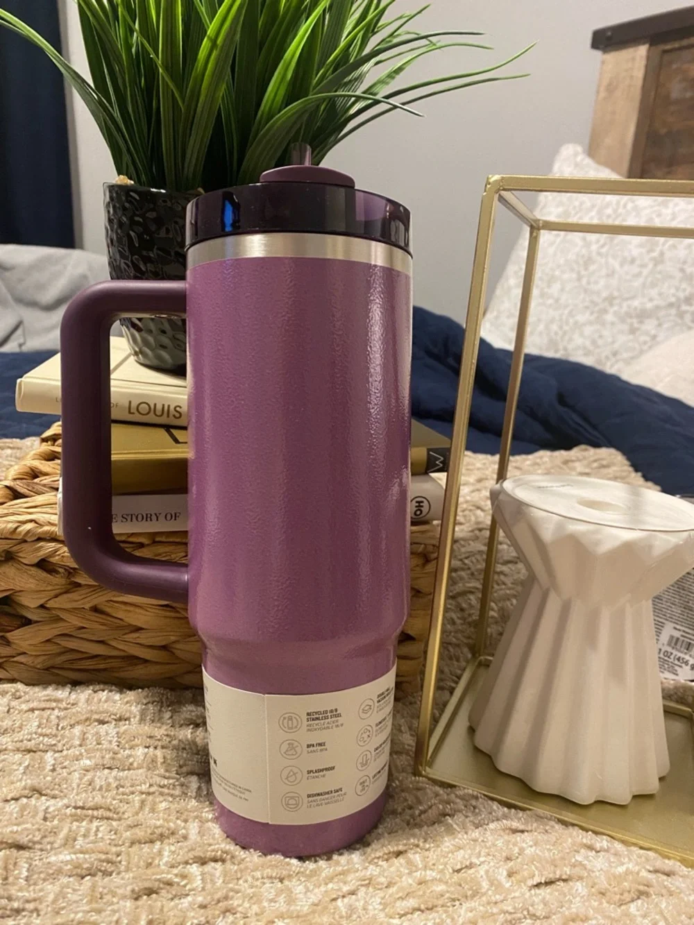 Stanley Plum/Deep Purple Insulated Quencher Tumbler with Handle - Picture 3 of 6